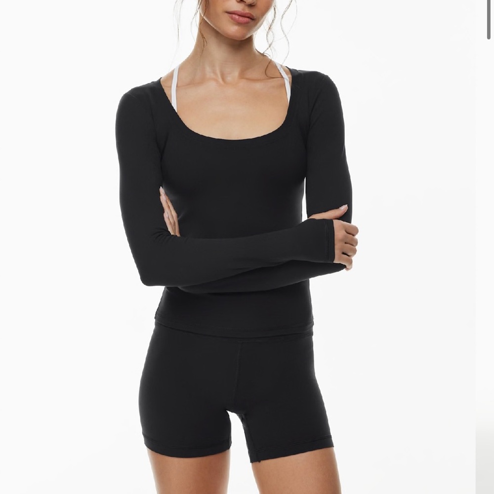 Women's Black Long Sleeve Top